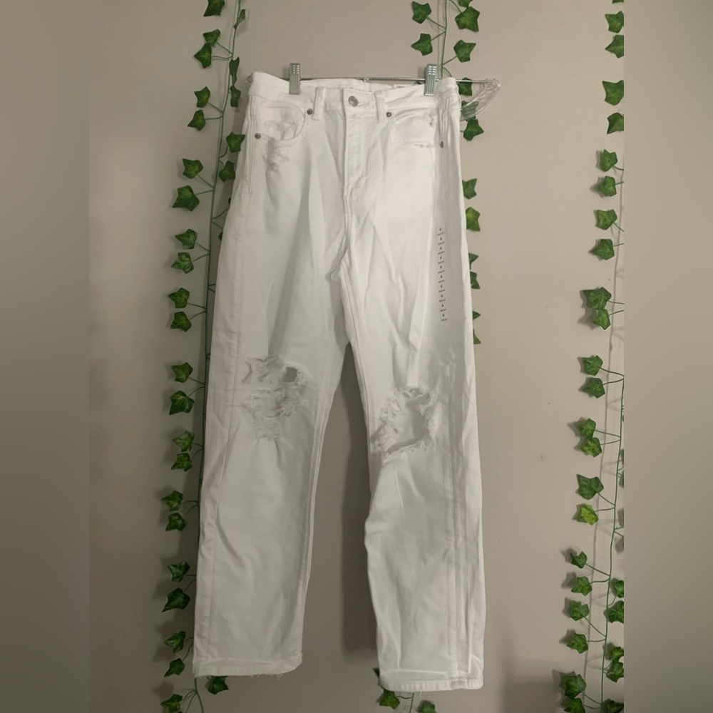 American Eagle ripped Mom jeans stretch